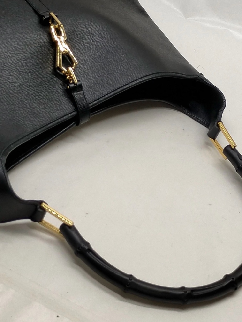 Gucci Black Leather Shoulder Bag with Gold Hardware - Picture 5 of 8